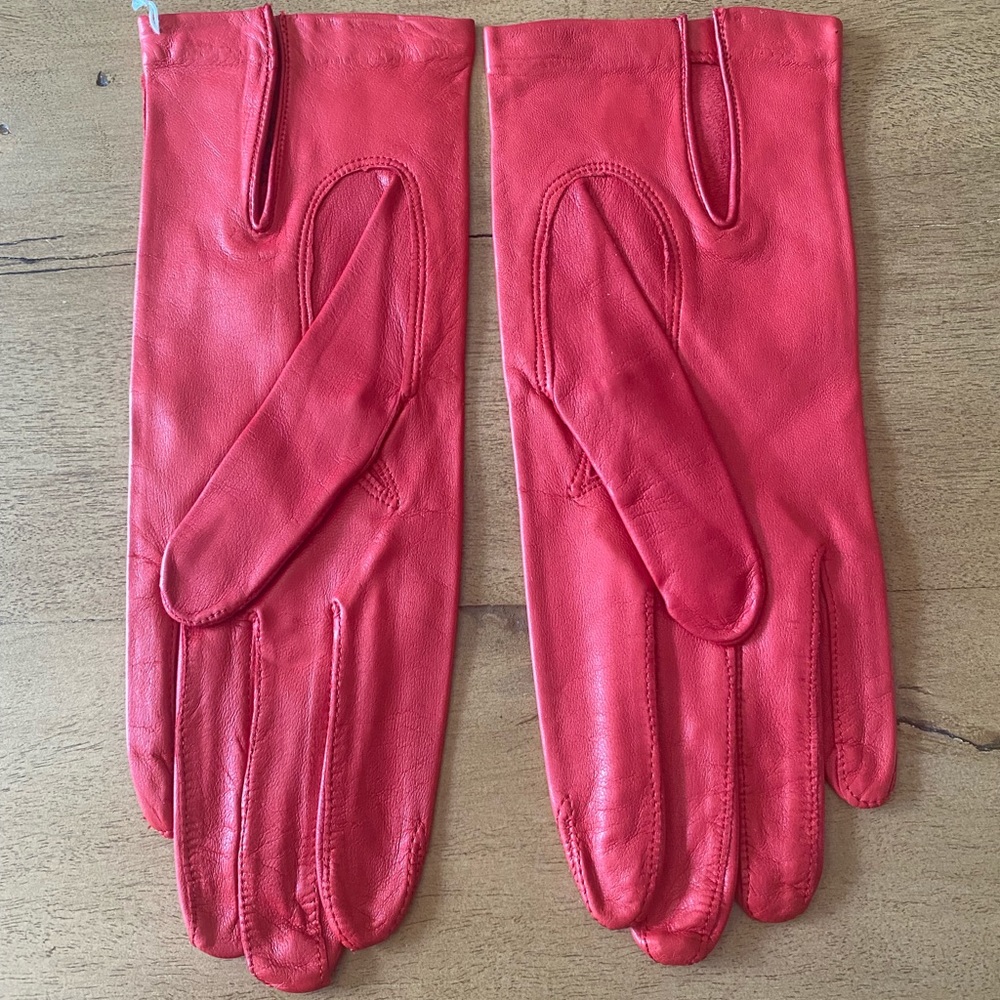 Vintage short red leather gloves by Supreme